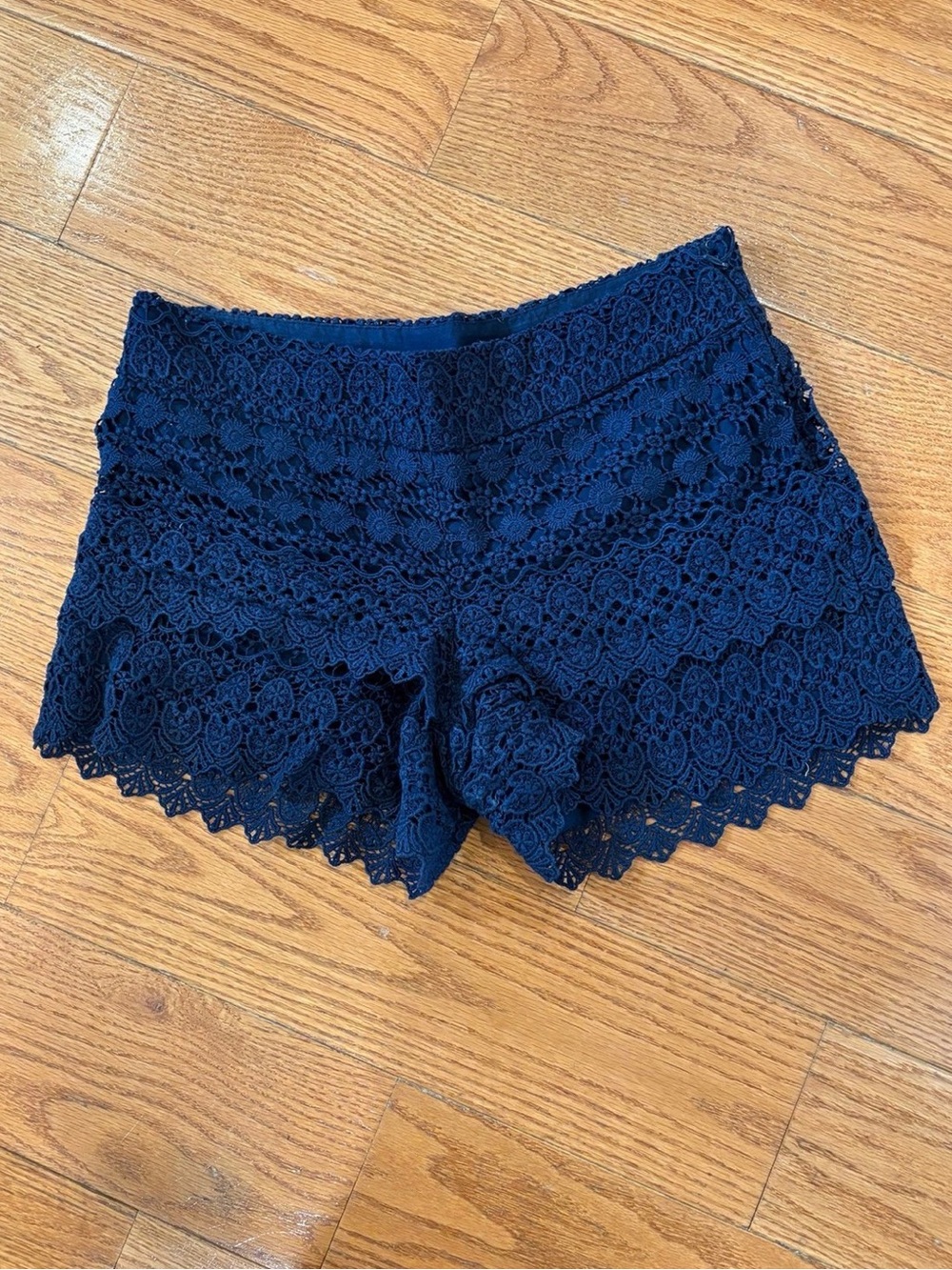Ann Taylor LOFT Riviera Short Navy Crochet Lace Shorts Boho Coastal Chic Size 2